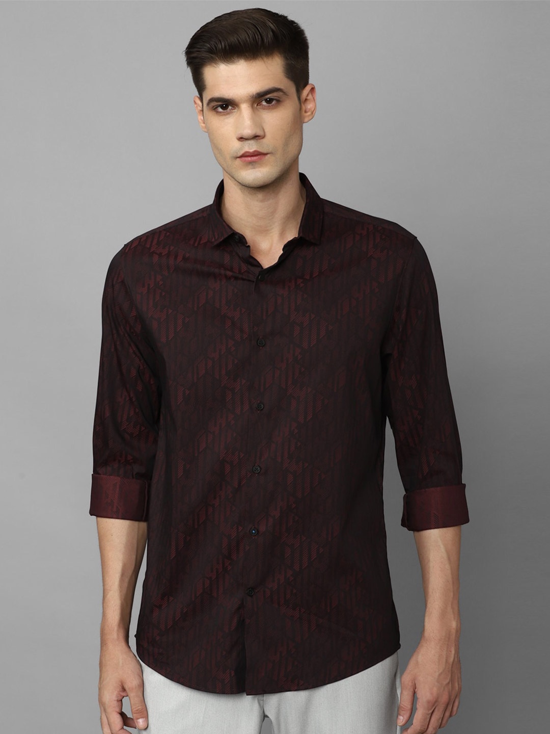 

Louis Philippe Sport Geometric Printed Spread Collar Slim Fit Casual Shirt, Maroon