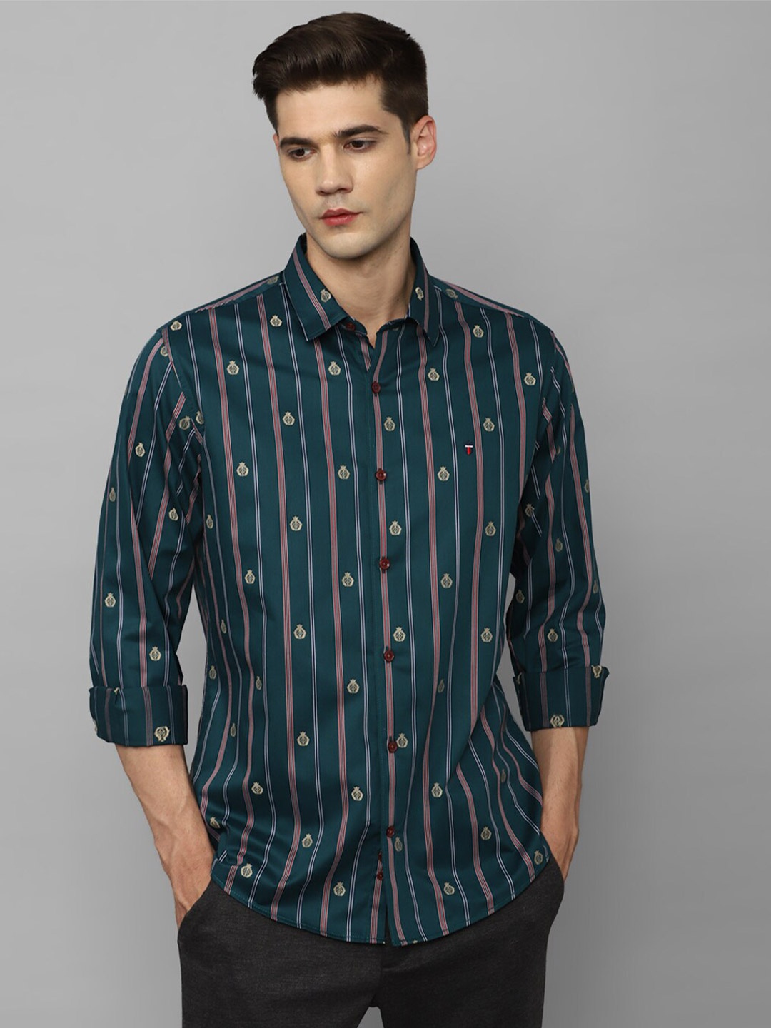 

Louis Philippe Sport Vertical Striped Pure Cotton Slim Fit Casual Shirt, Green