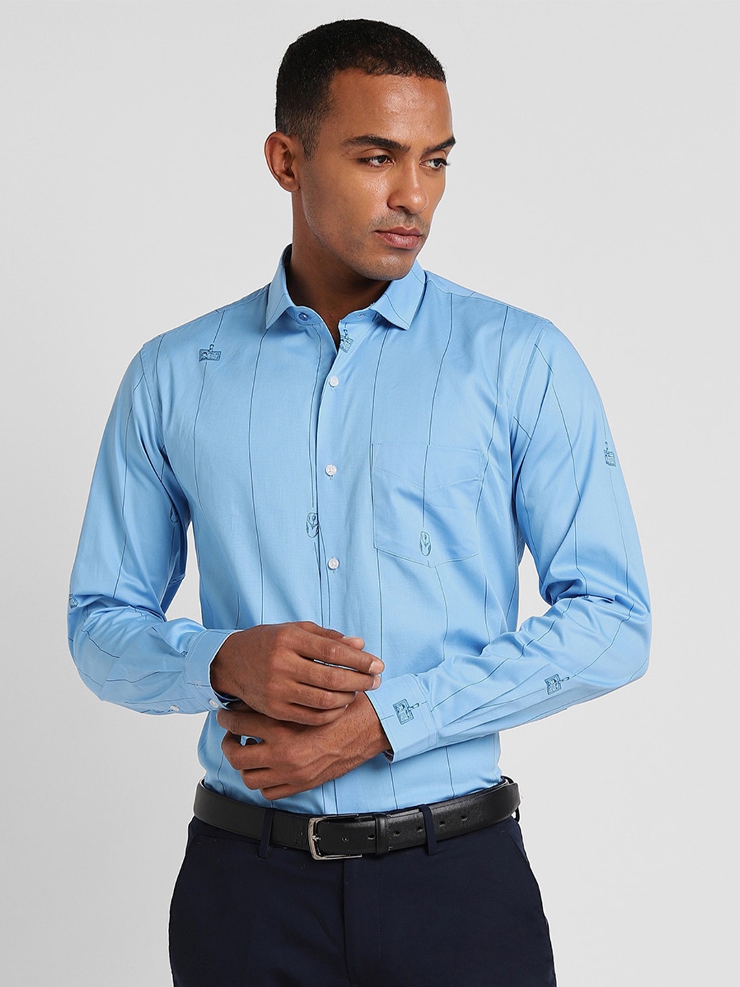 

Peter England Vertical Striped Slim Fit Cotton Formal Shirt, Blue