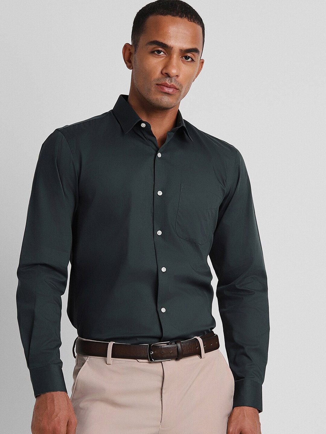 

Peter England Spread Collar Slim Fit Cotton Formal Shirt, Green