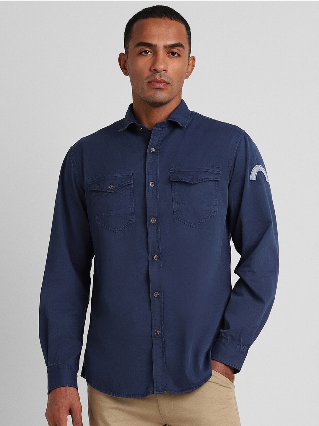 

Peter England Casuals Spread Collar Slim Fit Cotton Casual Shirt, Navy blue