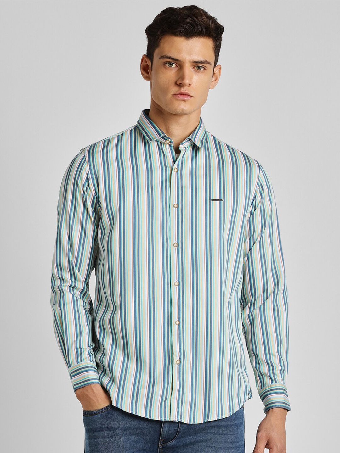 

Peter England Casuals Vertical Striped Slim Fit Cotton Casual Shirt, Blue