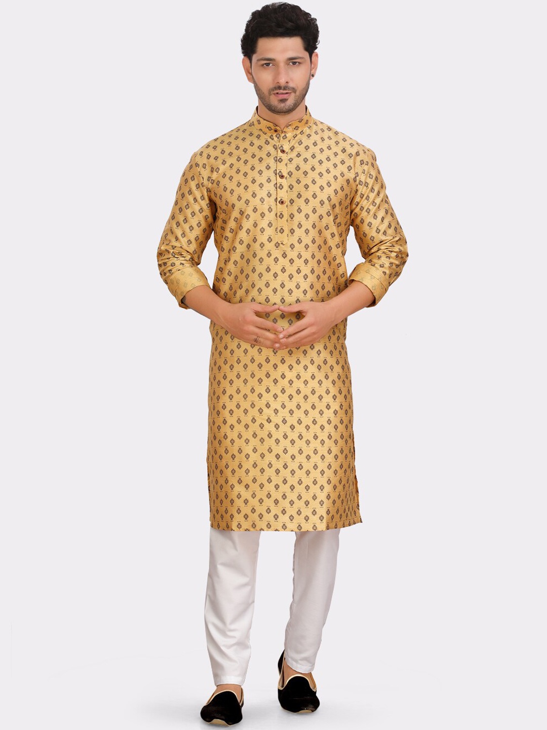 

SHIWAM ETHNIX Floral Printed Mandarin Collar Kurta with Pyjamas, Cream