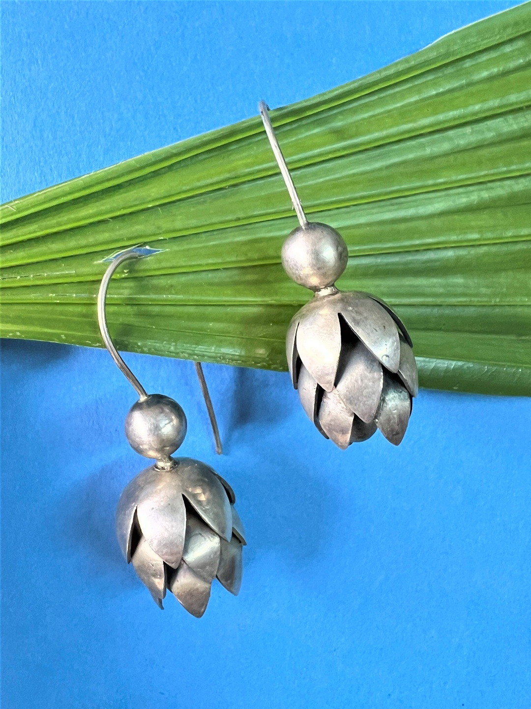 

Arte Jewels Silver-Plated Contemporary Drop Earrings