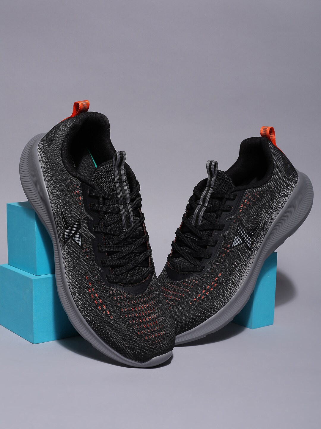 

Xtep Men Super Grip EVA Textile Lightweight Non-Marking Running Shoes, Black