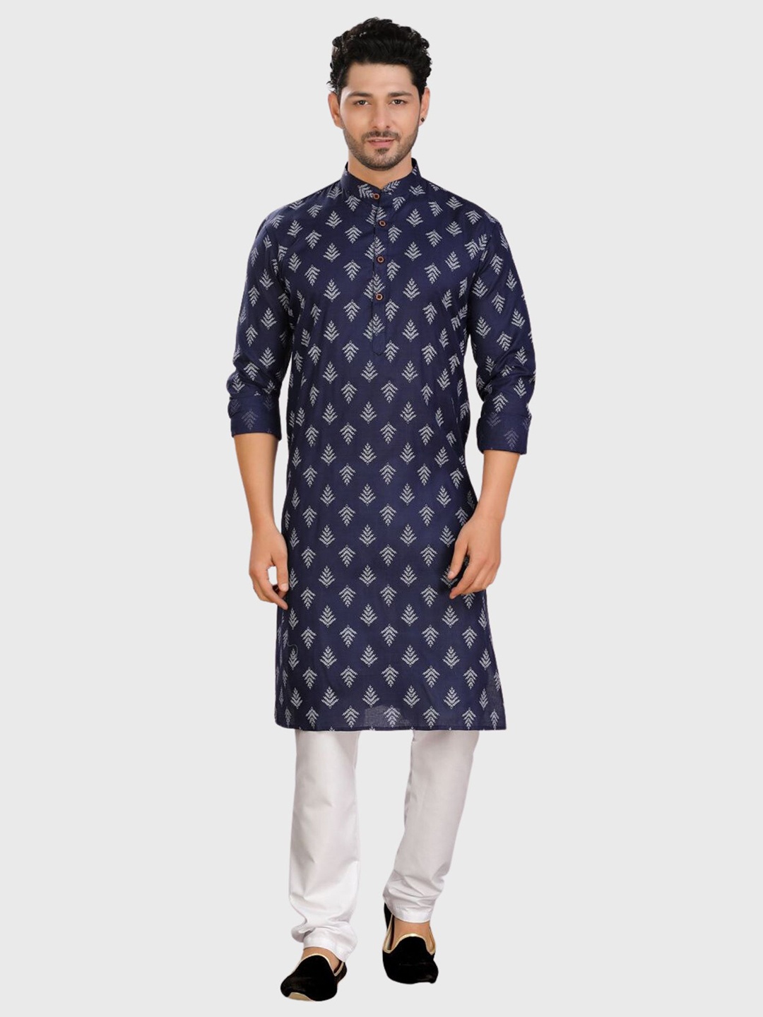 

SHIWAM ETHNIX Conversational Printed Mandarin Collar Straight Kurta With Pyjamas, Blue