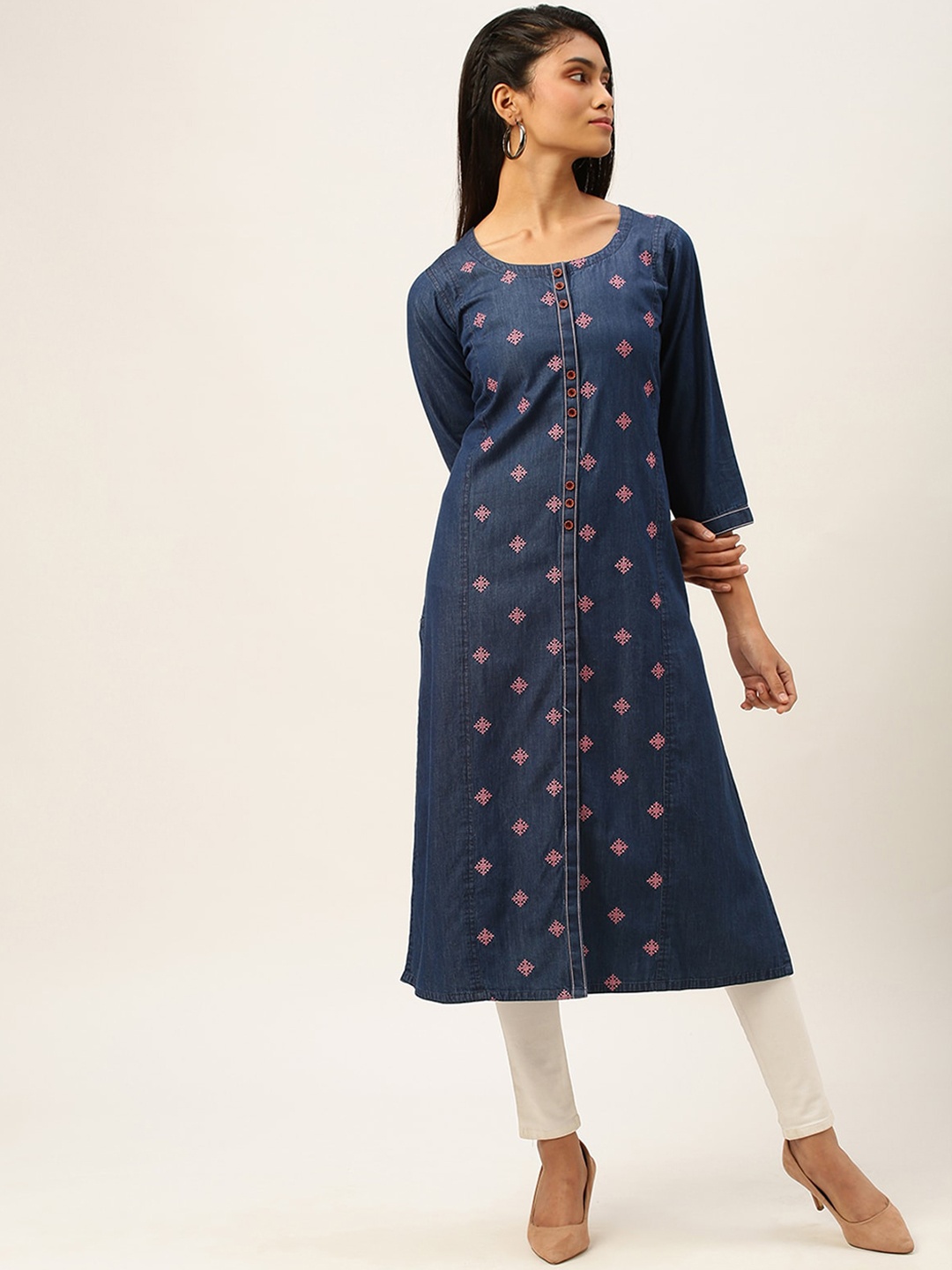 

ODETTE Geometric Embroidered Kurta, Blue