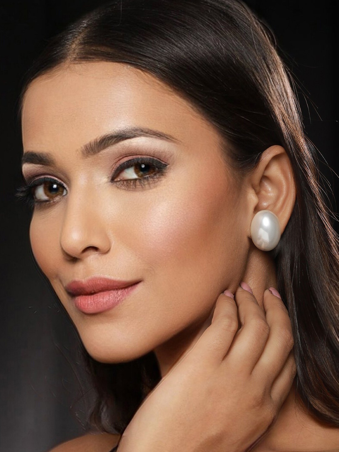 

Priyaasi White Pearl Contemporary Studs Earrings