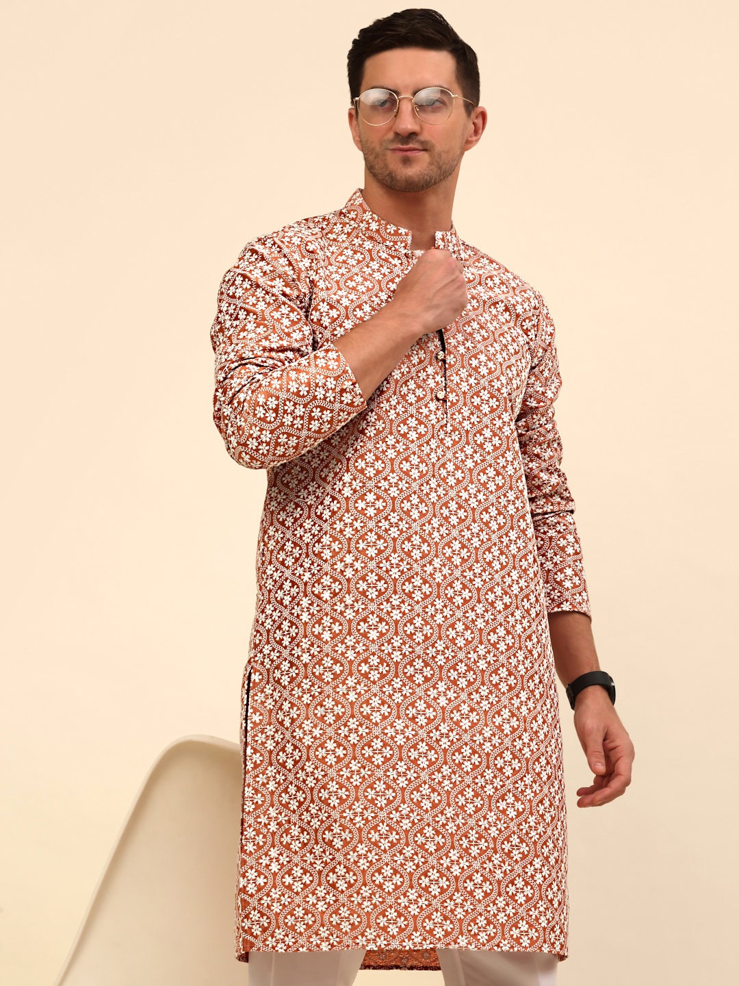 

Anouk Peach & White Ethnic Motifs Chikankari Embroidered Straight Kurta