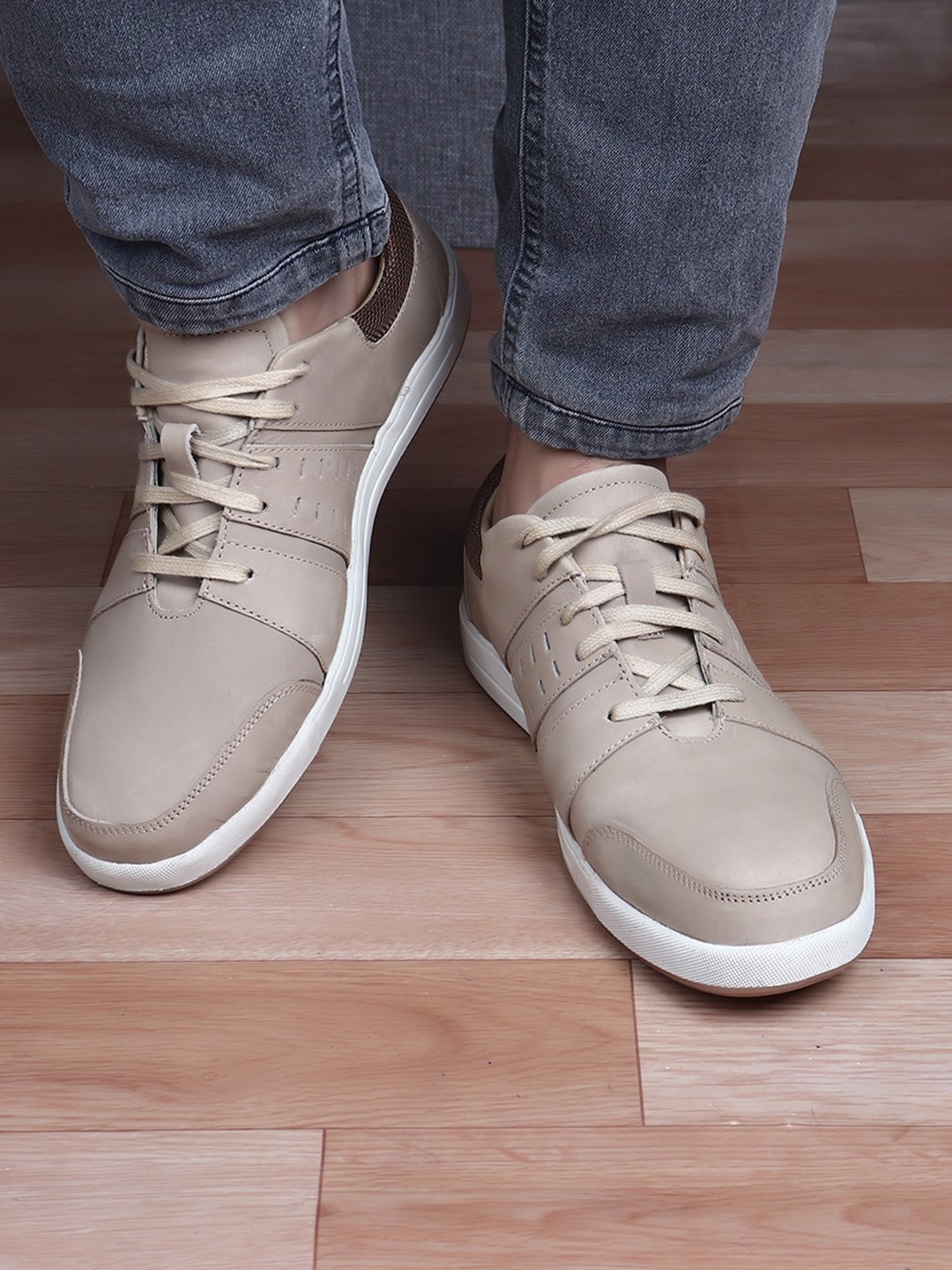 

Red Chief Men Comfort Insole Leather Sneakers, Beige