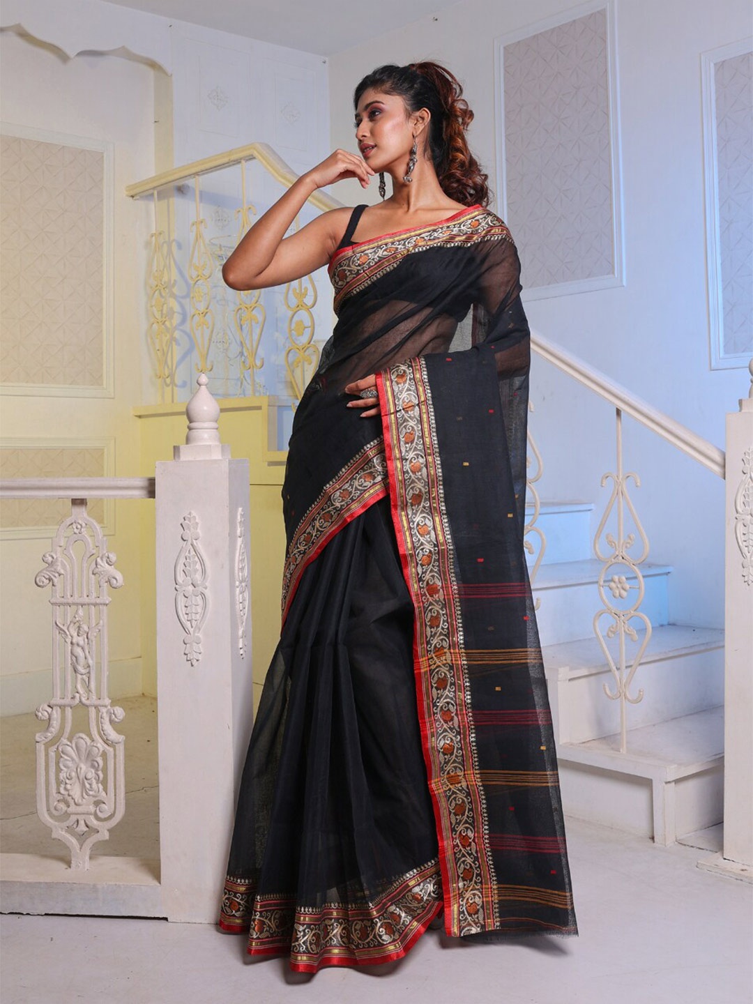 

Charukriti Woven Design Zari Pure Cotton Taant Saree, Black