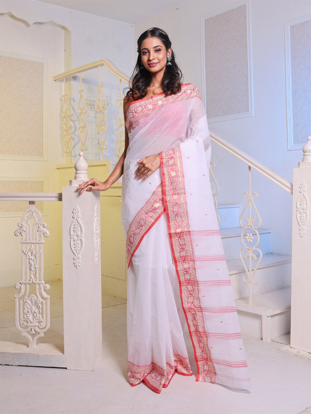 

Charukriti Woven Design Zari Pure Cotton Taant Saree, White