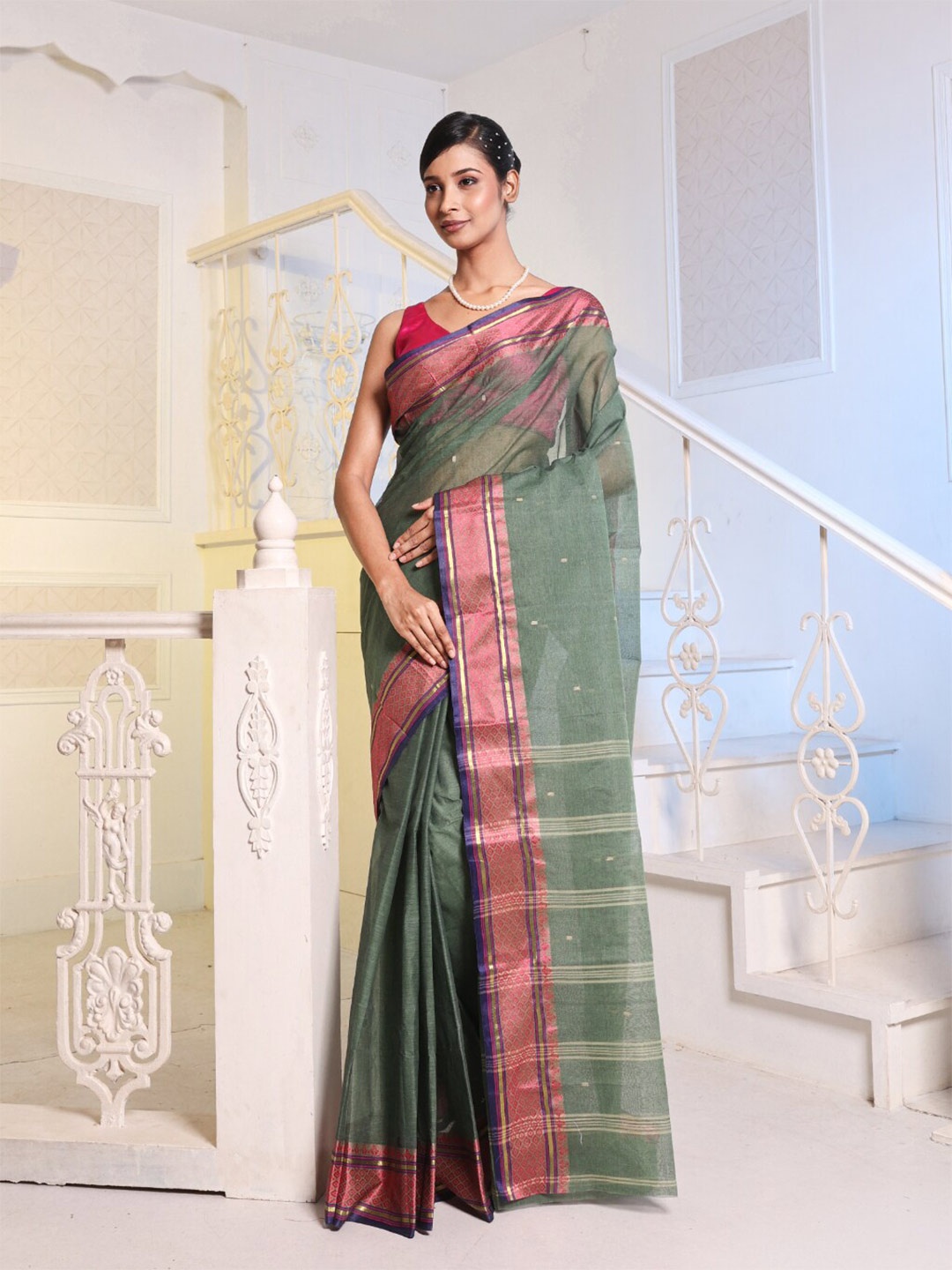 

Charukriti Ethnic Motifs Woven Design Pure Cotton Handloom Taant Saree, Green