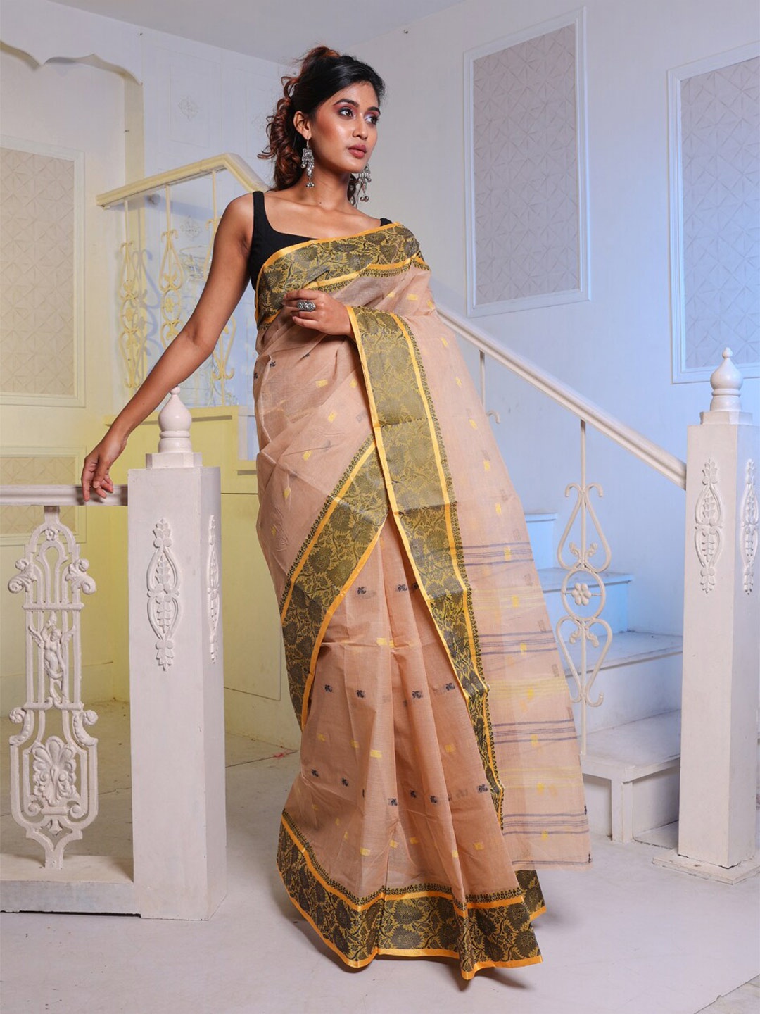 

Charukriti Ethnic Motifs Pure Cotton Taant Saree, Beige
