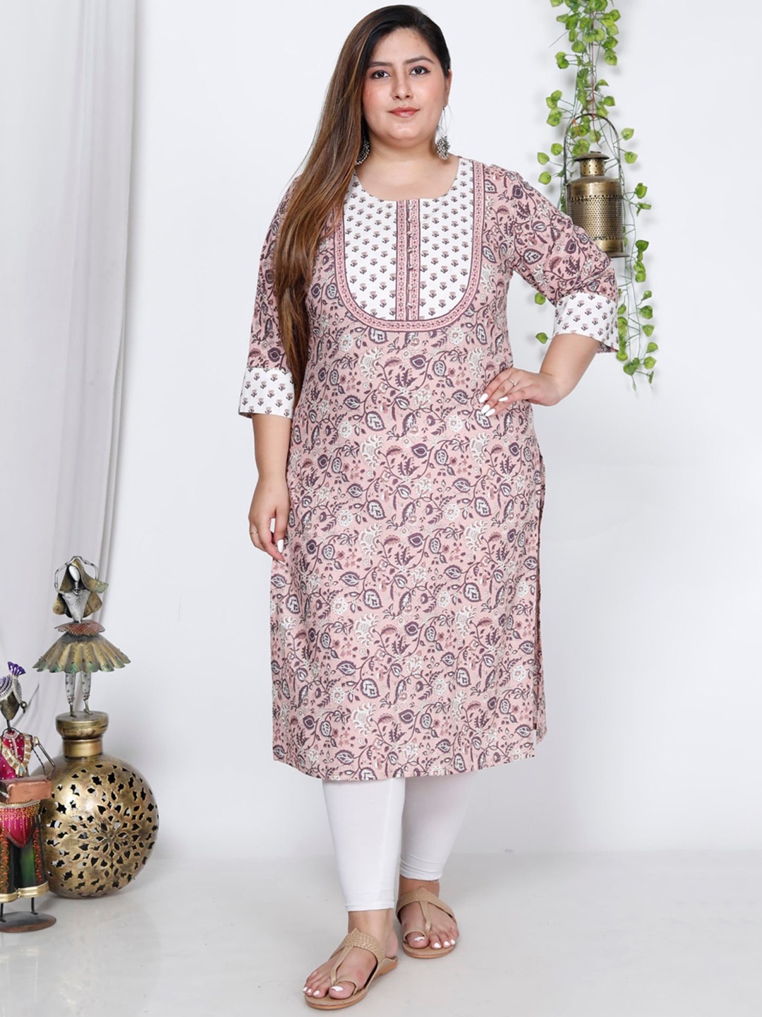 

Swasti Plus Size Floral Printed Pure Cotton Kurta, Peach