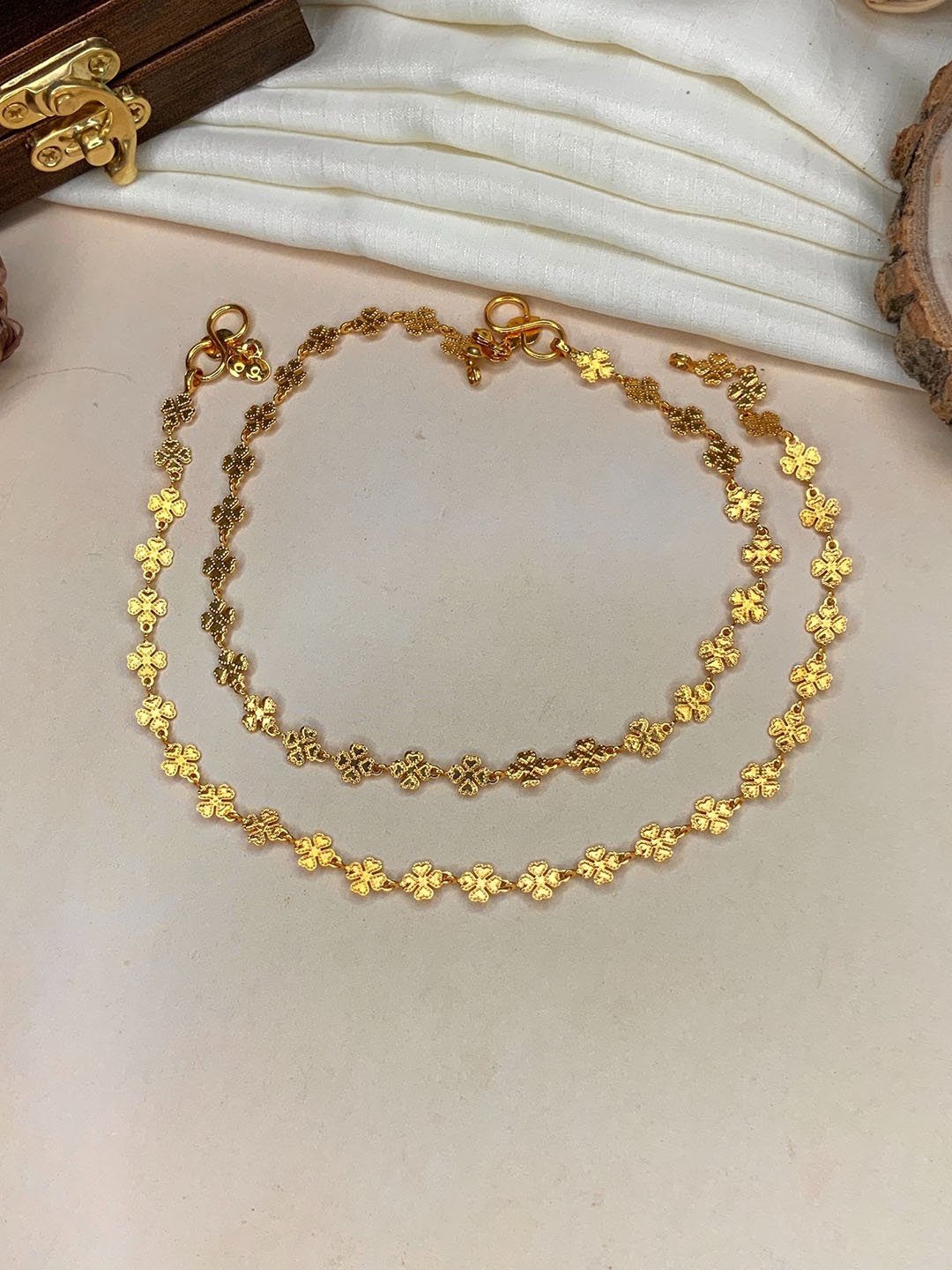 

ABDESIGNS Set of 2 Gold-Plated Anklets