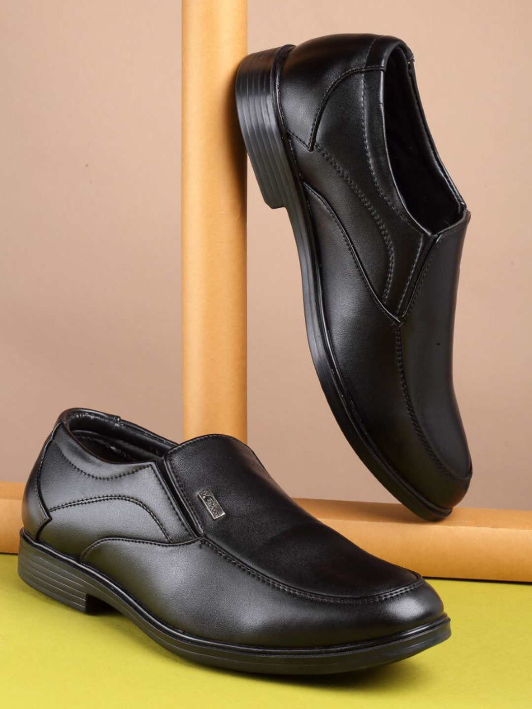 

Action Men Textured Formal Slip-On Shoes, Black