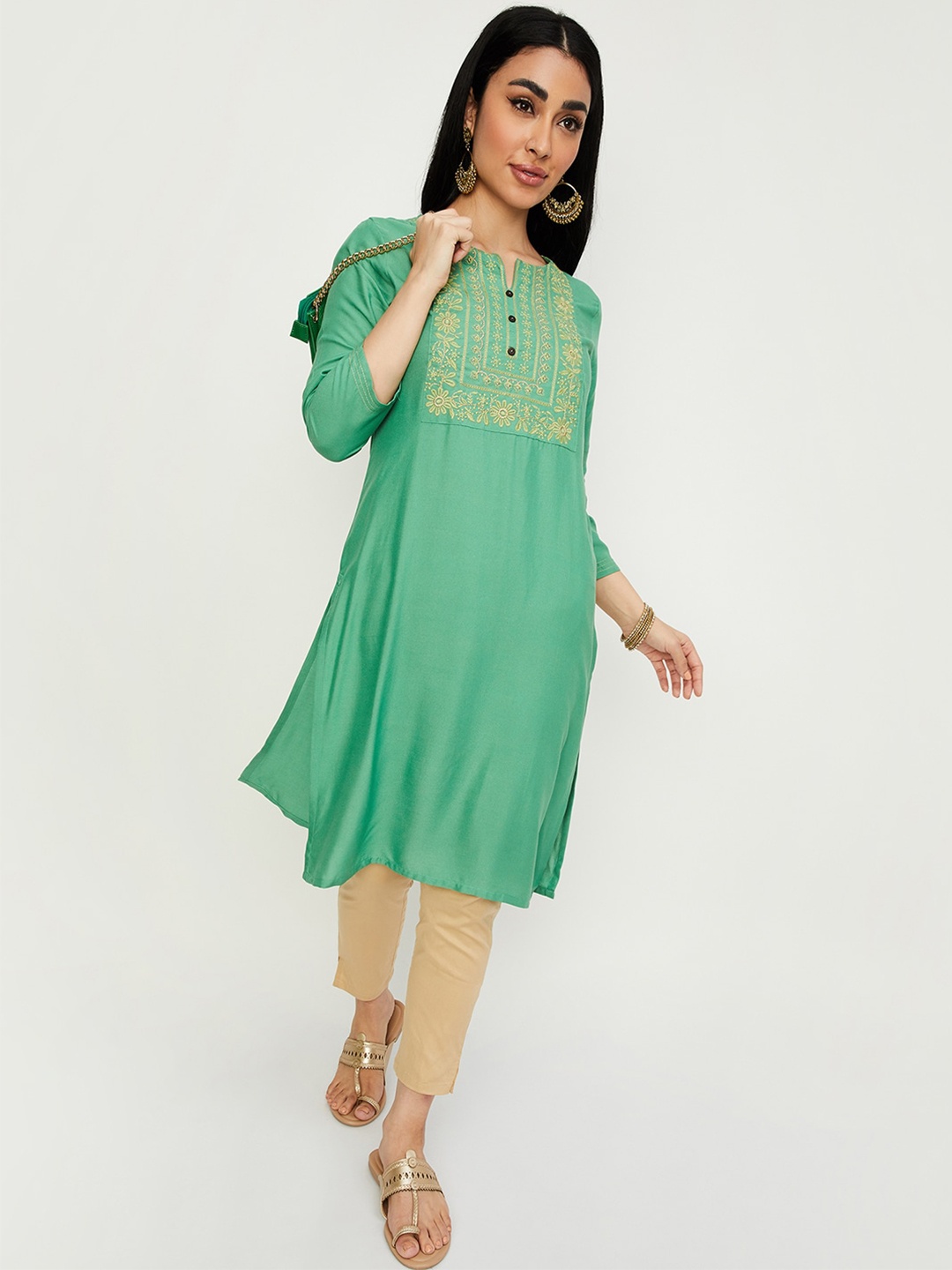 

max Floral Embroidered Yoke Design Straight Kurta, Green