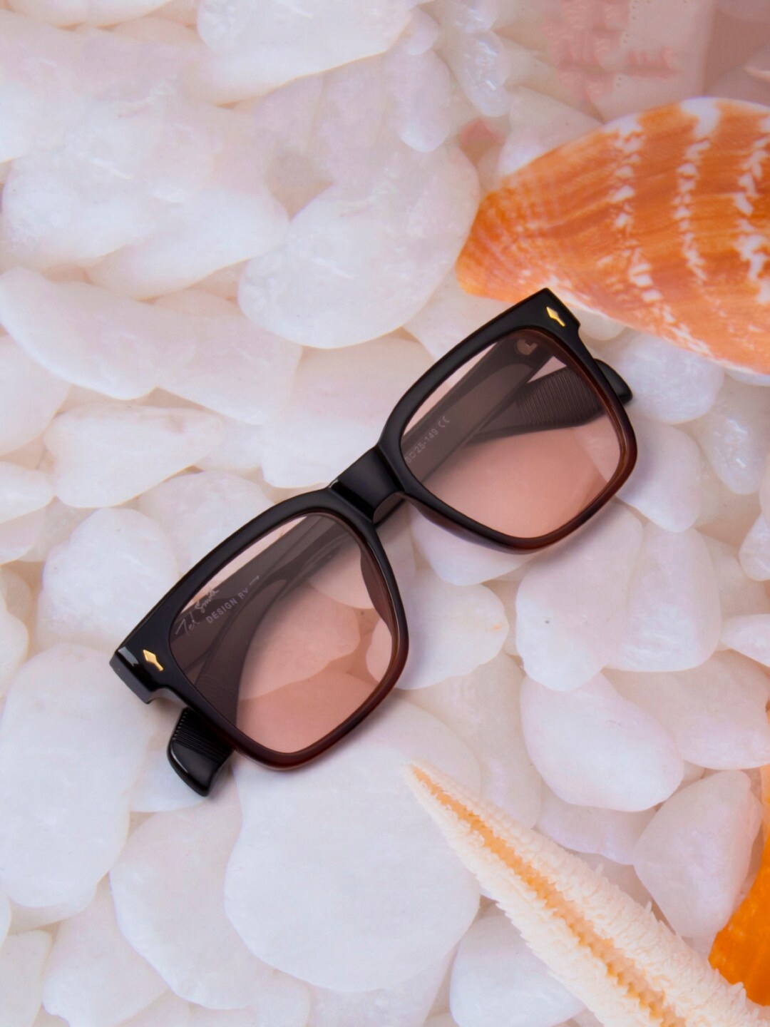 

Ted Smith Wayfarer Sunglasses with UV Protected Lens ALPINE_C3, Pink
