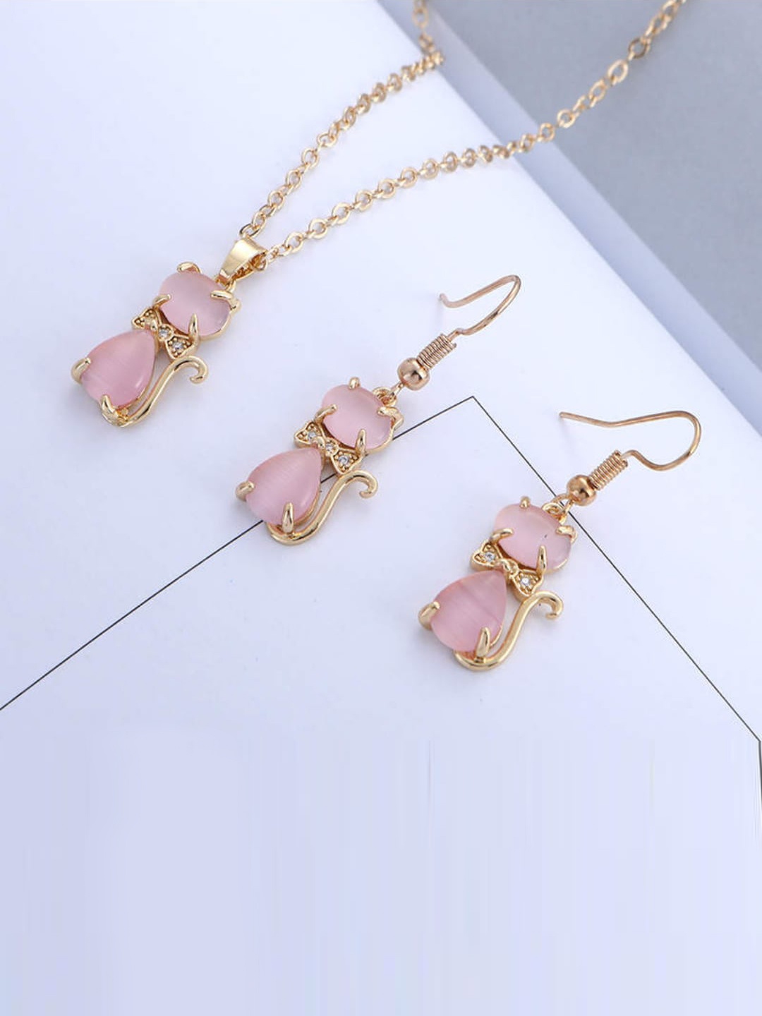 

SALTY Stone-Studded Anti-Tarnish Earrings & Necklace, Gold