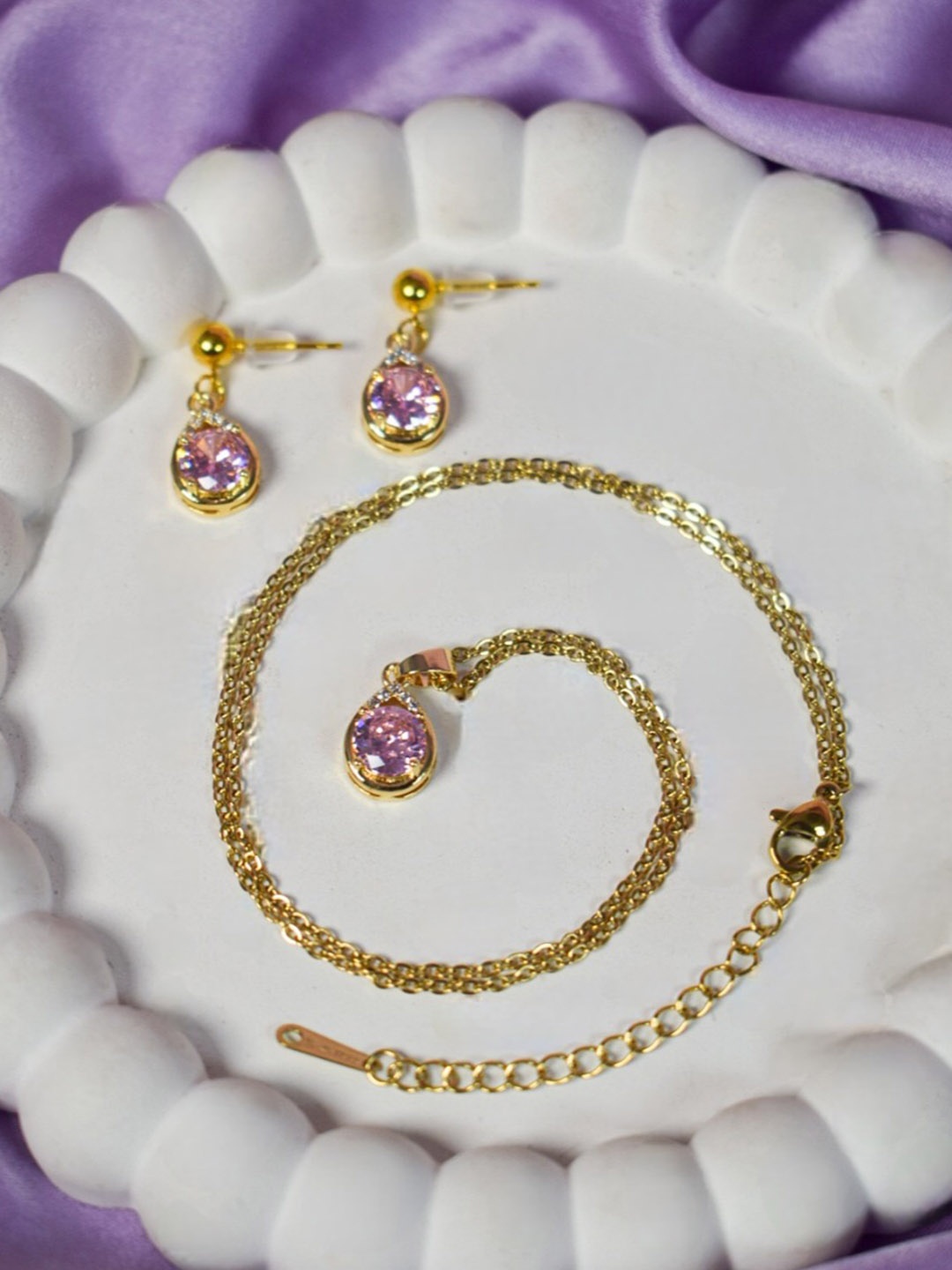 

SALTY Gold-Plated Stone-Studded Jewellery Set