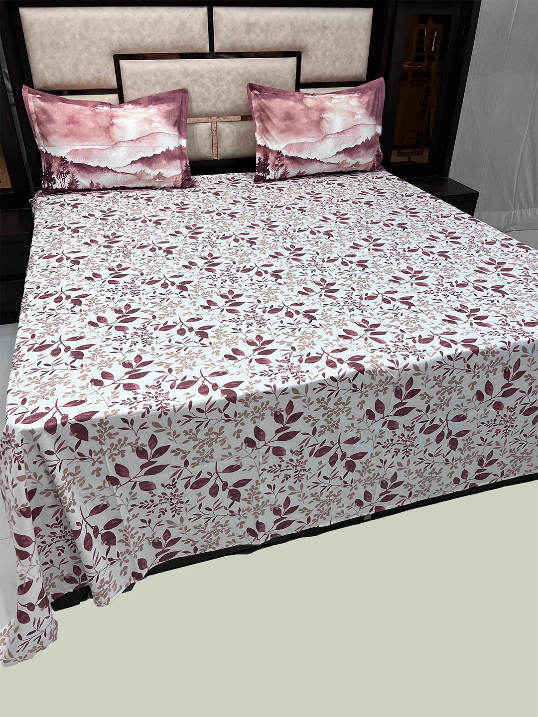 

Pure Decor Lifestyle White & Maroon Floral Cotton 350TC King Bedsheet With 2 Pillow Covers
