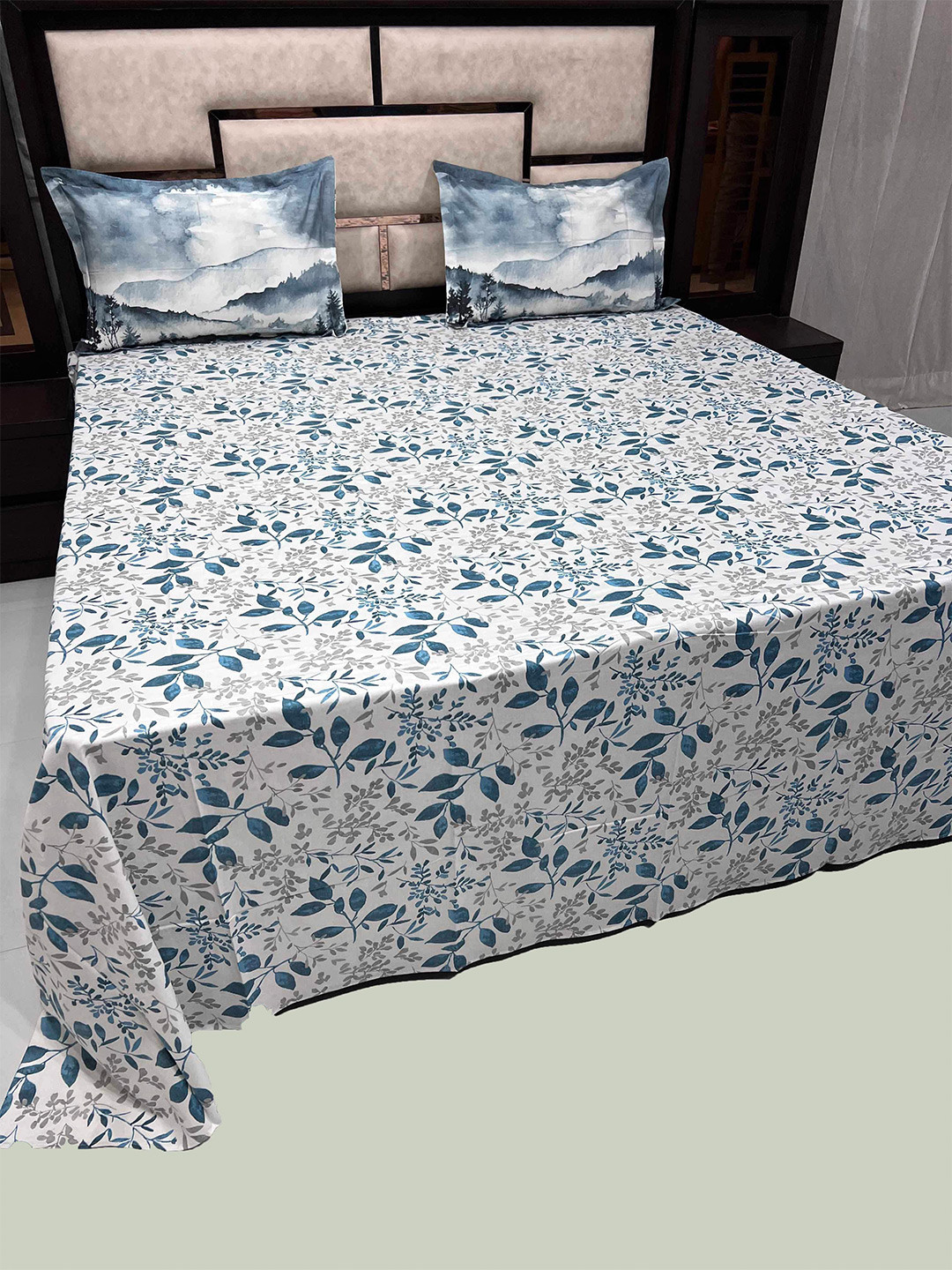 

Pure Decor Lifestyle White & Blue Floral 350TC Pure Cotton King Bedsheet & 2 Pillow Covers