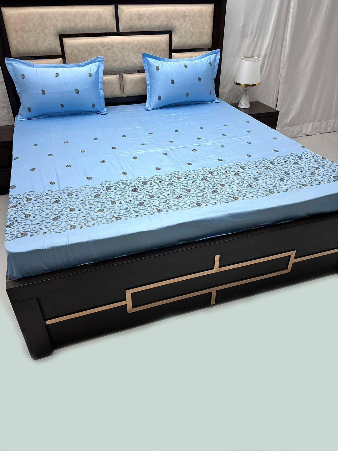 

Pure Decor Embroidery Blue & Black Printed 400 TC King Bedsheet & 2 Pillow Covers