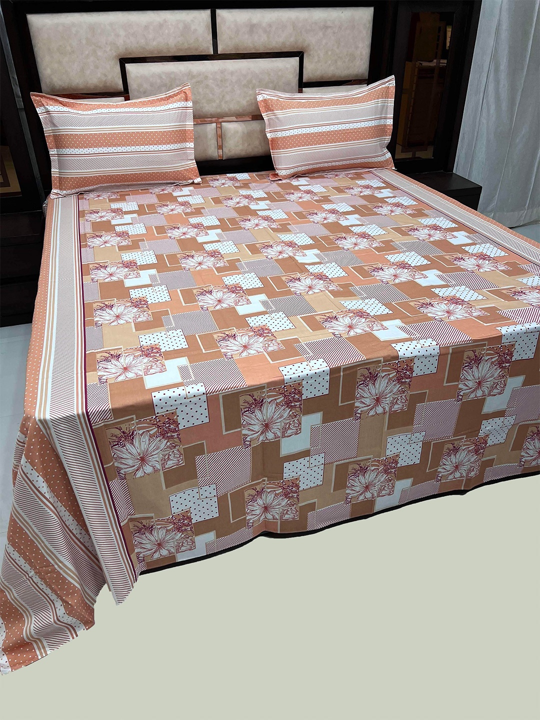 

Pure Decor Brown & White Geometric 350 TC Pure Cotton King Bedsheet with 2 Pillow Covers