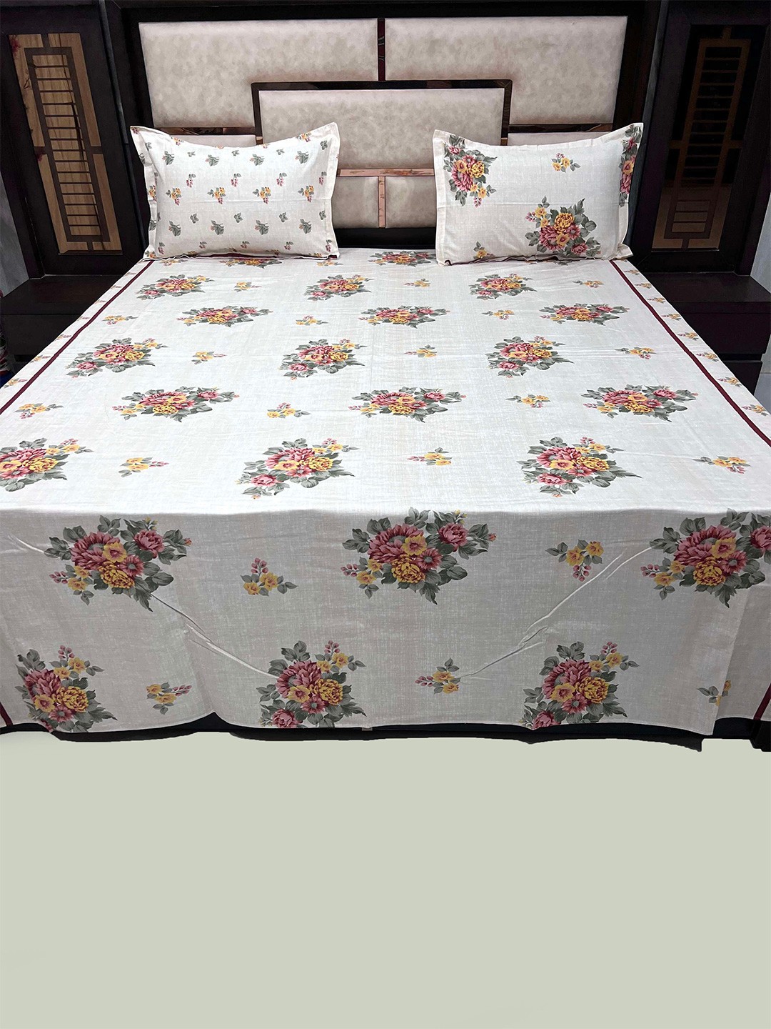 

Pure Decor Royal Velar White & Pink Floral Cotton 350TC King Bedsheet With 2 Pillow Covers