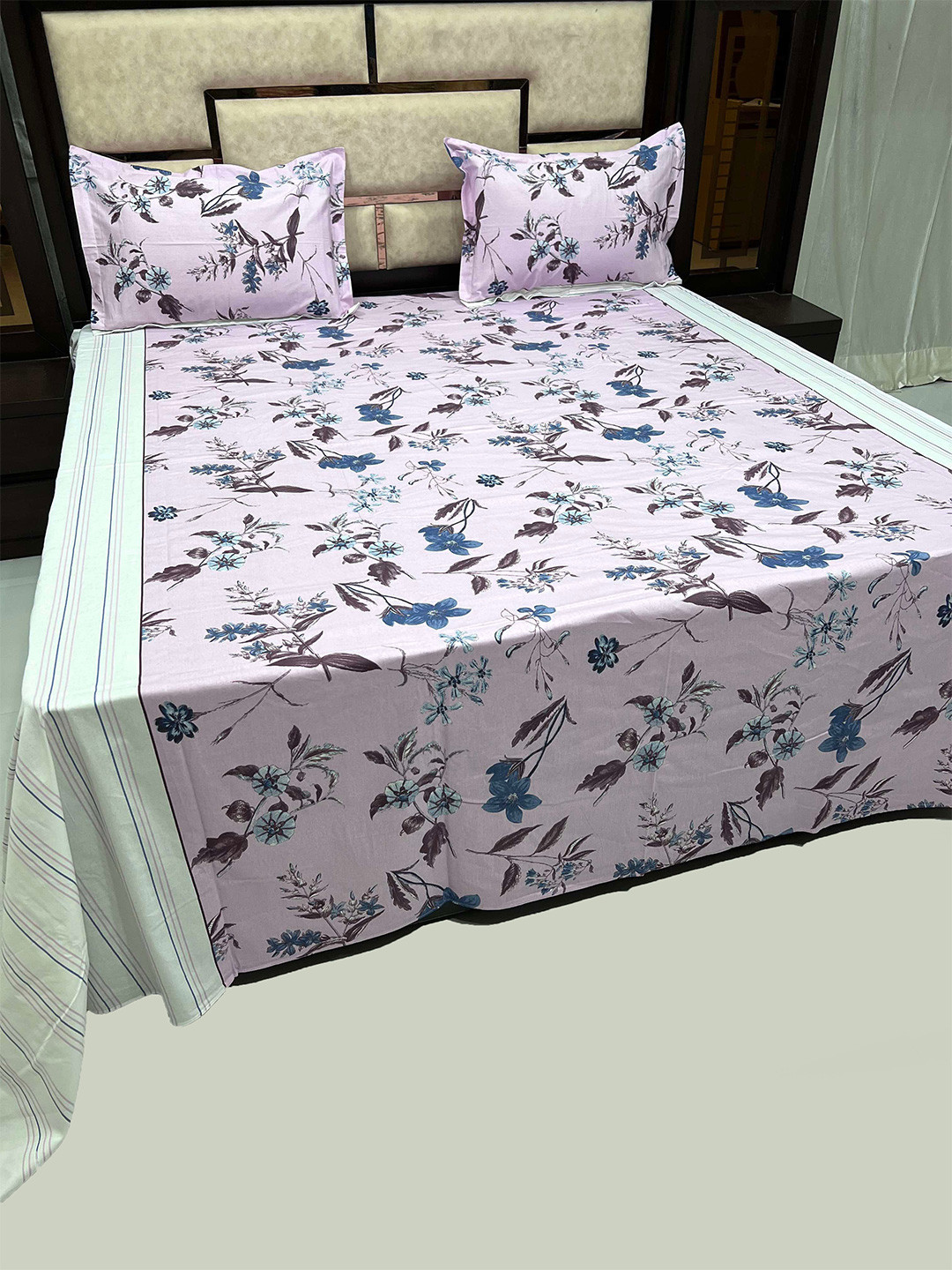 

Pure Decor Royal Velar White Floral Cotton 350 TC King Bedsheet With 2 Pillow Covers