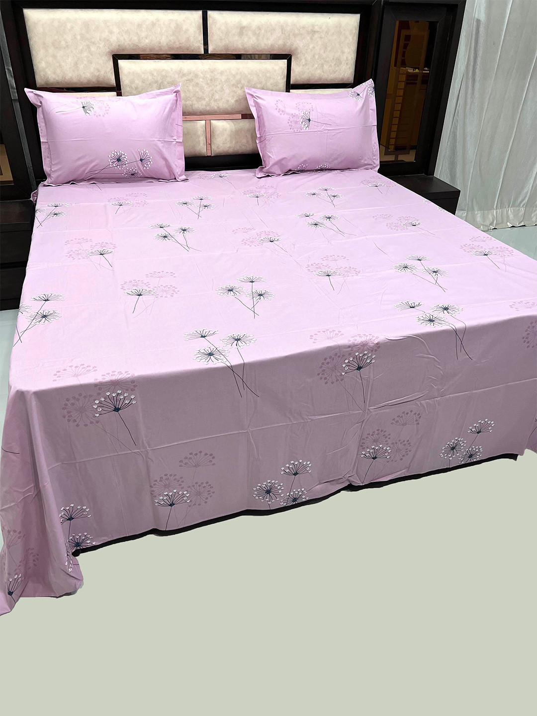

Pure Decor Pink & White Floral 350 TC Cotton King Bedsheet with 2 Pillow Covers