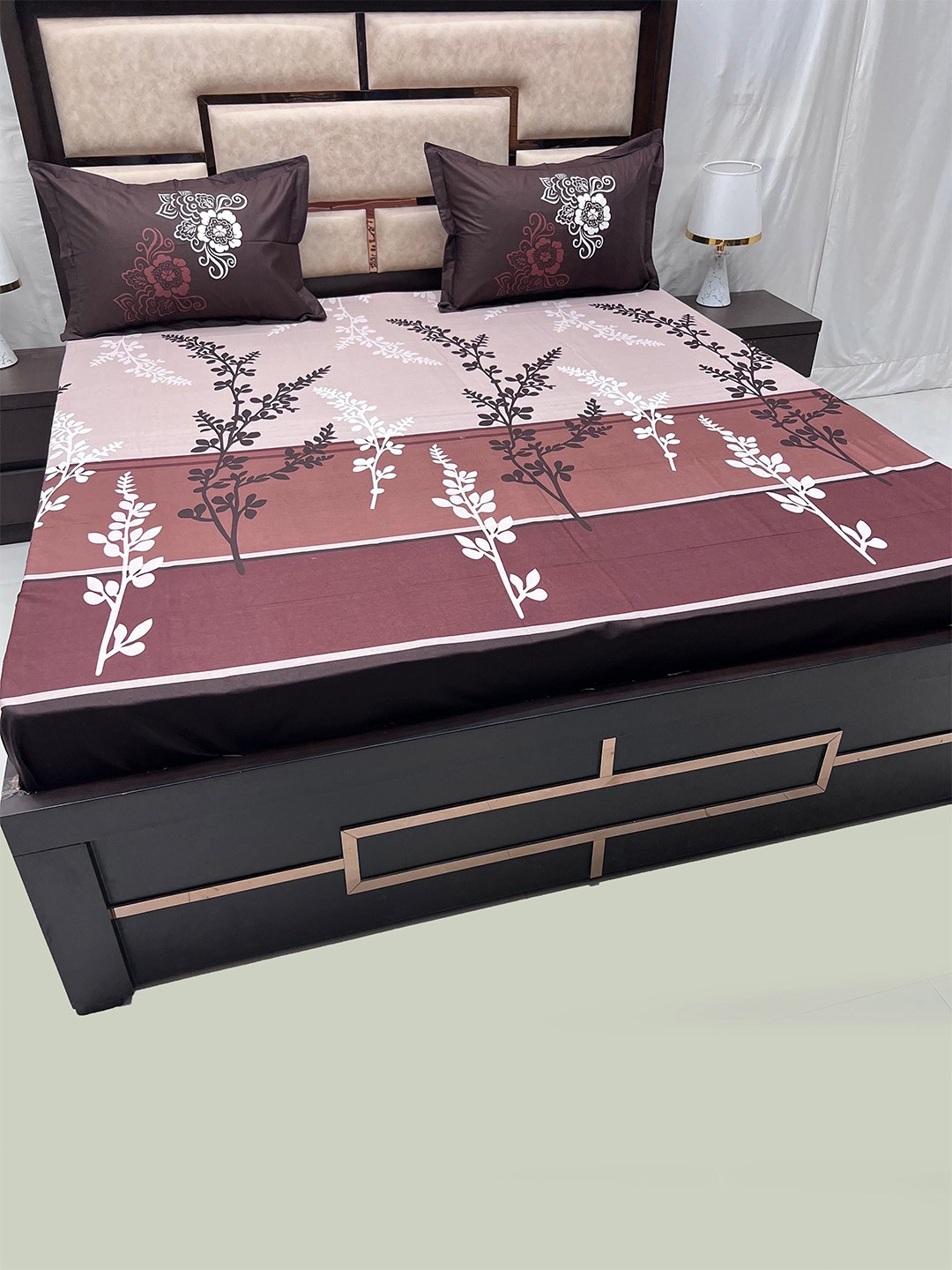 

Pure Decor Royal Lifestyle White Floral Cotton 350TC King Bedsheet With 2 Pillow Covers