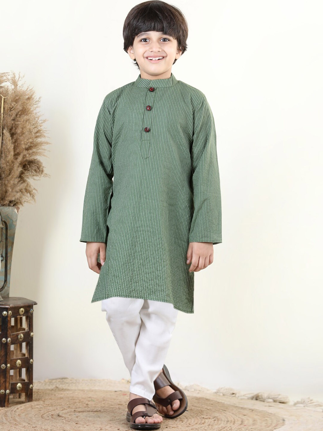 

Here&Now X Kinder Kids Boys Striped Regular Pure Cotton Kurta With Pyjamas & Nehru Jacket, Green