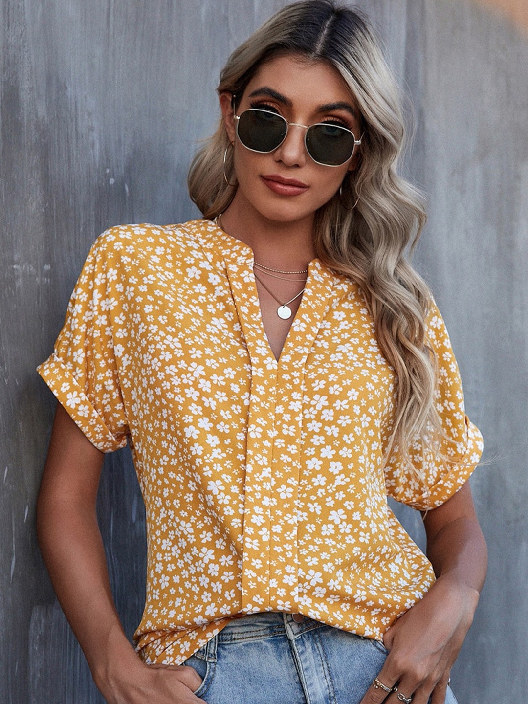 

BoStreet Yellow Floral Printed Mandarin Collar Shirt Style Top