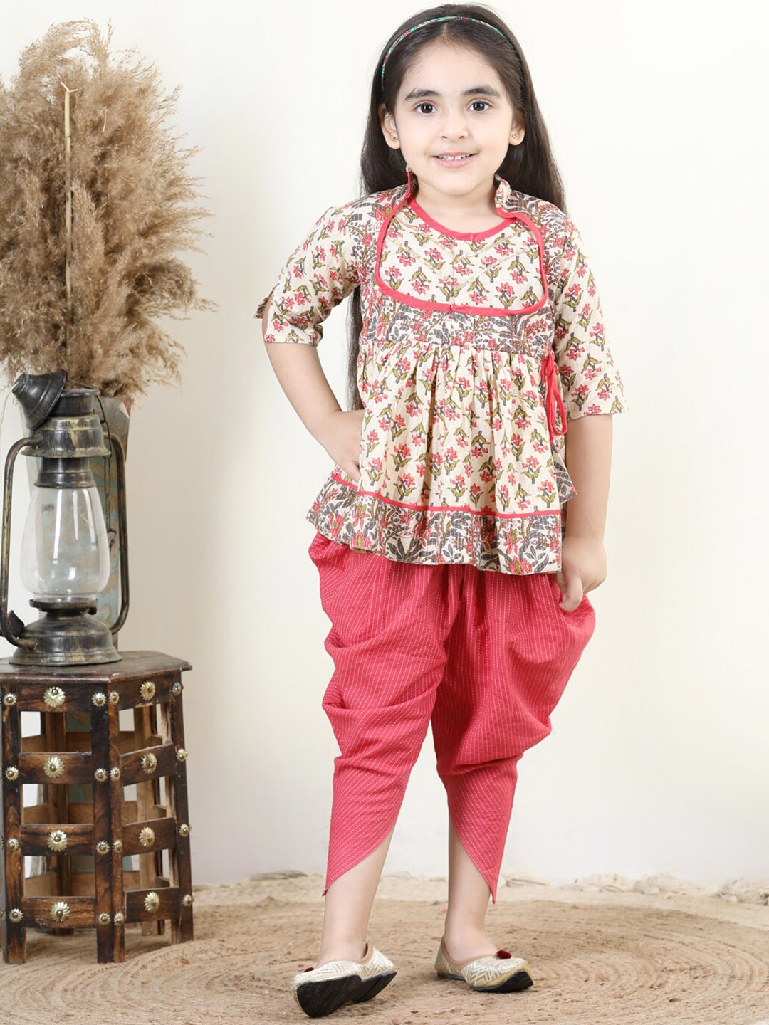 

Here&Now X Kinder Kids Girls Floral Printed Empire Gotta Patti Pure Cotton Kurti With Dhoti Pants, White