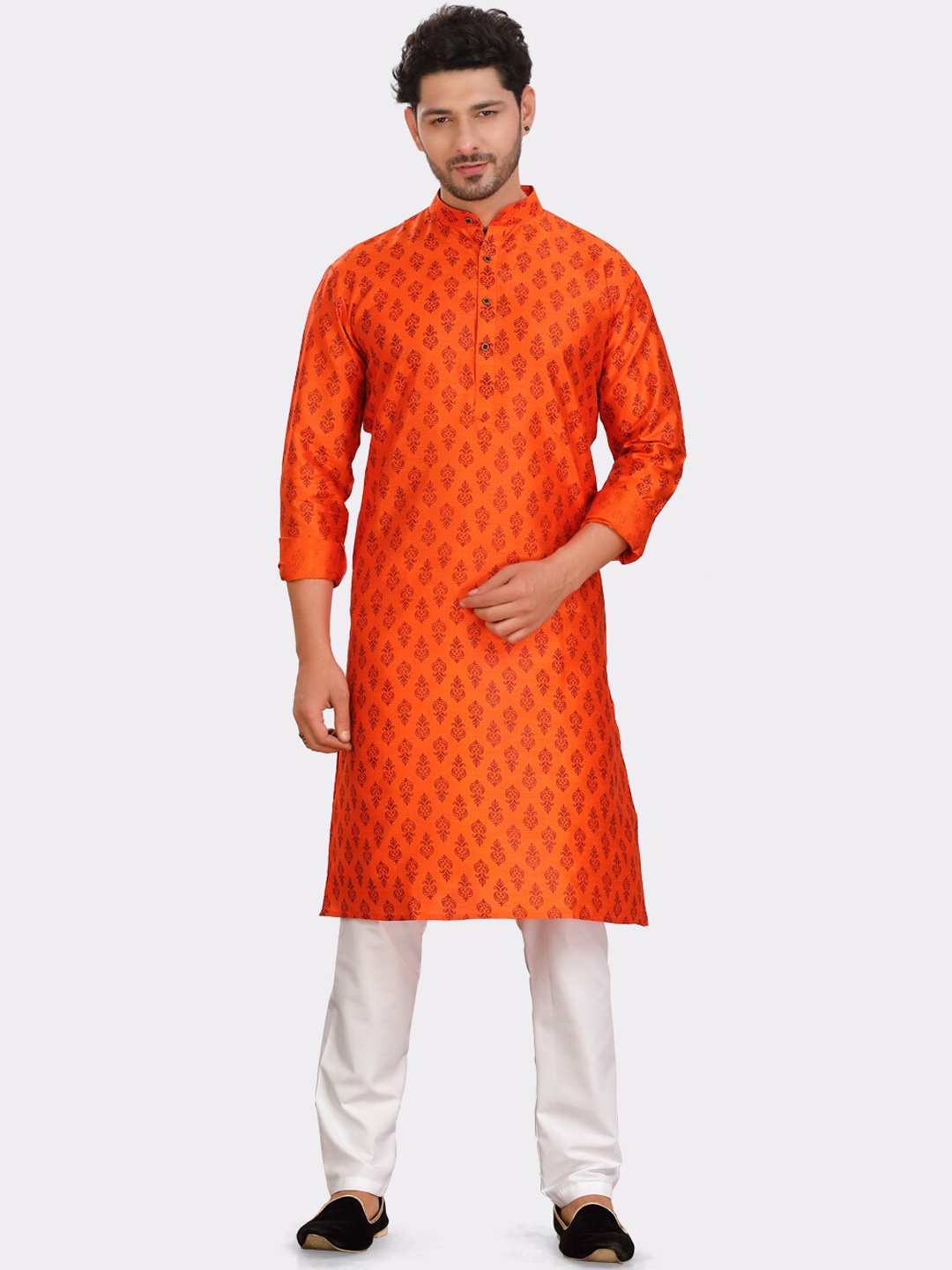 

SHIWAM ETHNIX Men Ethnic Motifs Printed Silk Kurta, Orange