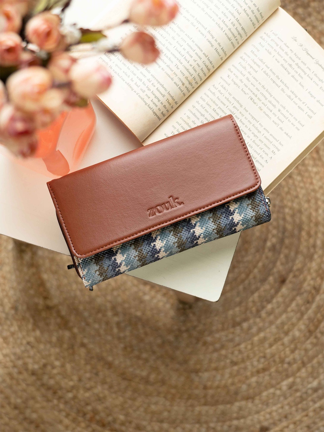 

ZOUK Abstract Printed Wrist Loop Three Fold Wallet, Brown