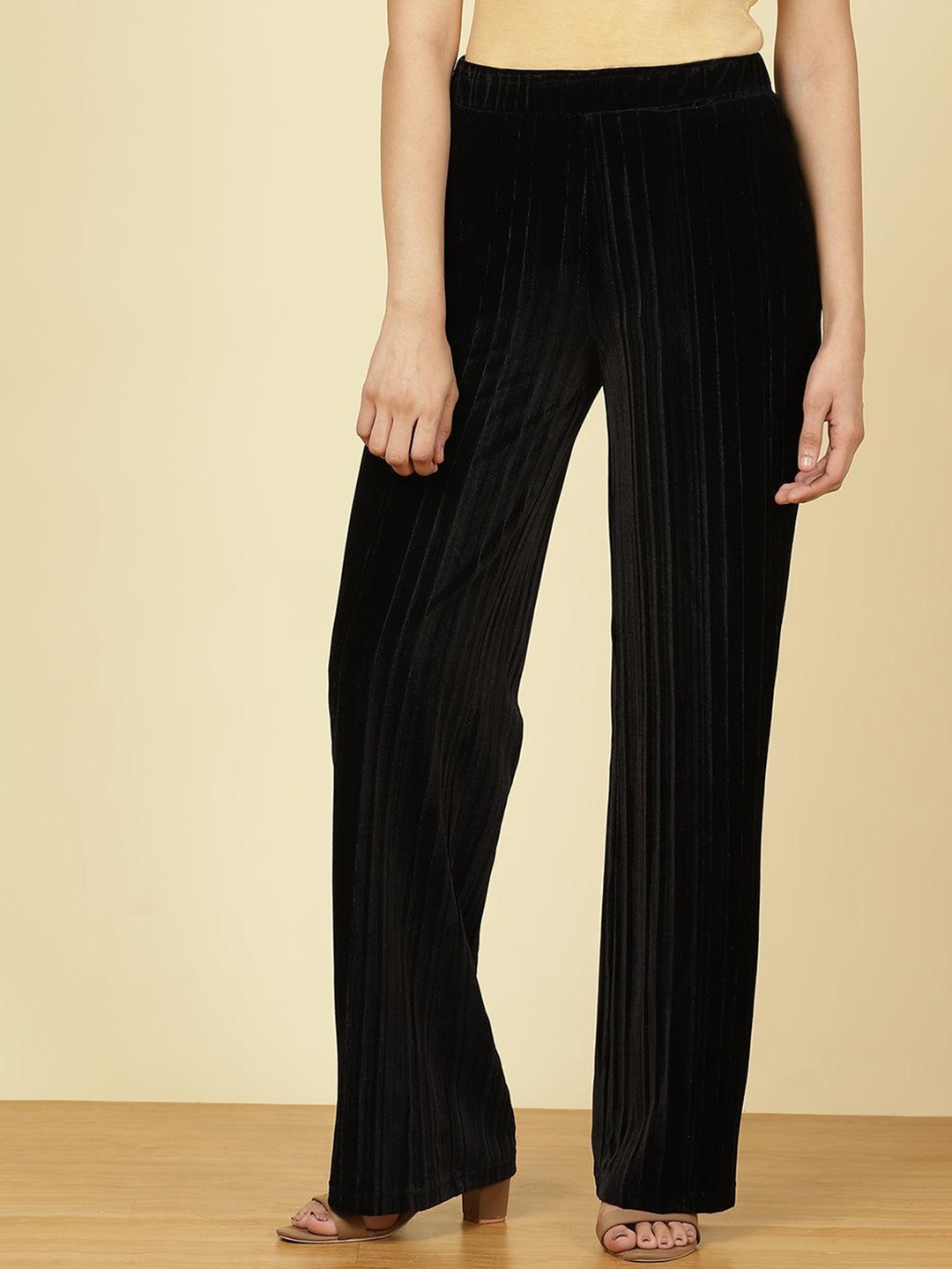 

Lakshita Women Smart Straight Fit Parallel Trousers, Black