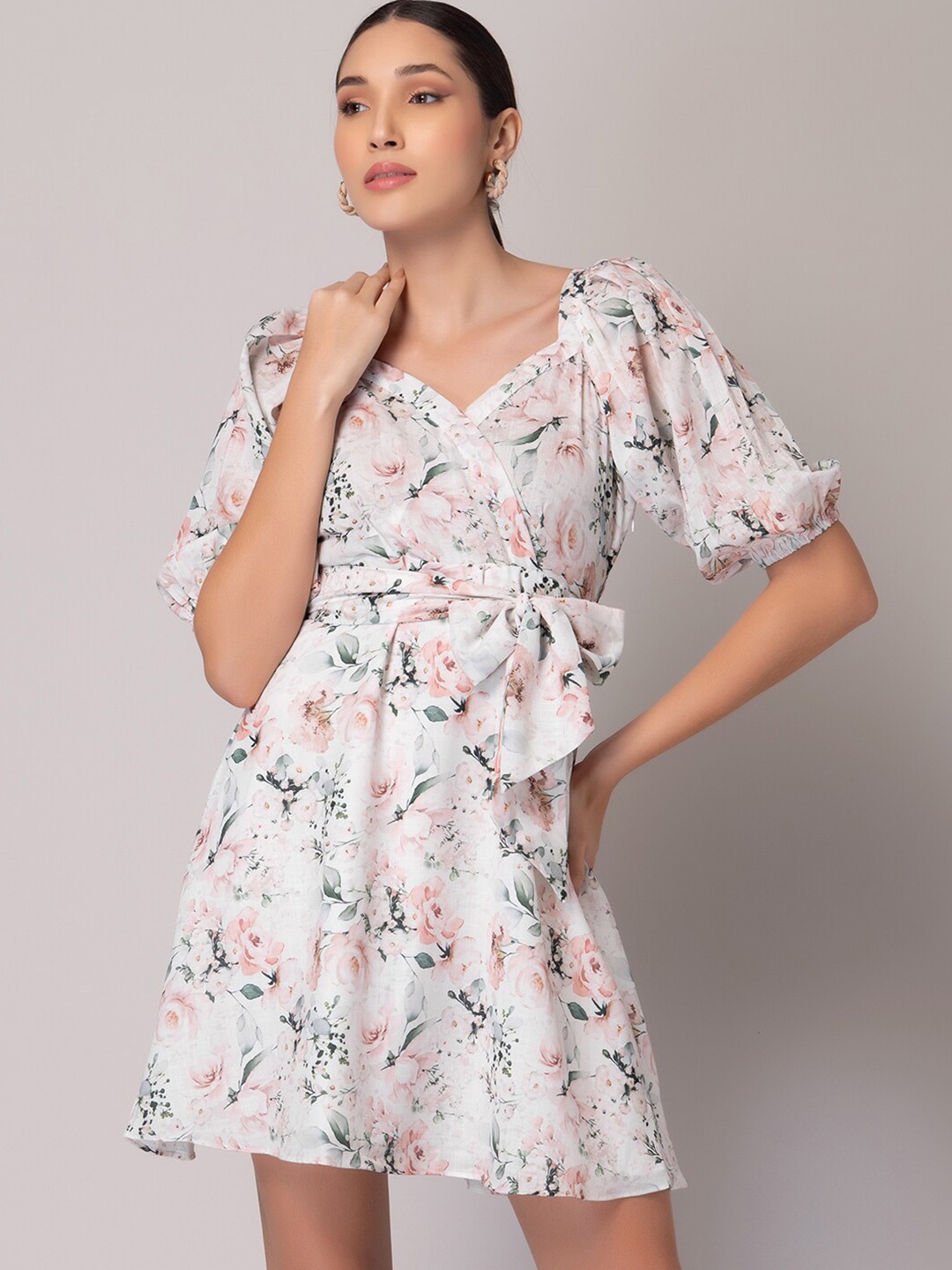 

FabAlley White & Pink Floral Printed Puff Sleeves Sweetheart Neck Cotton Fit & Flare Dress