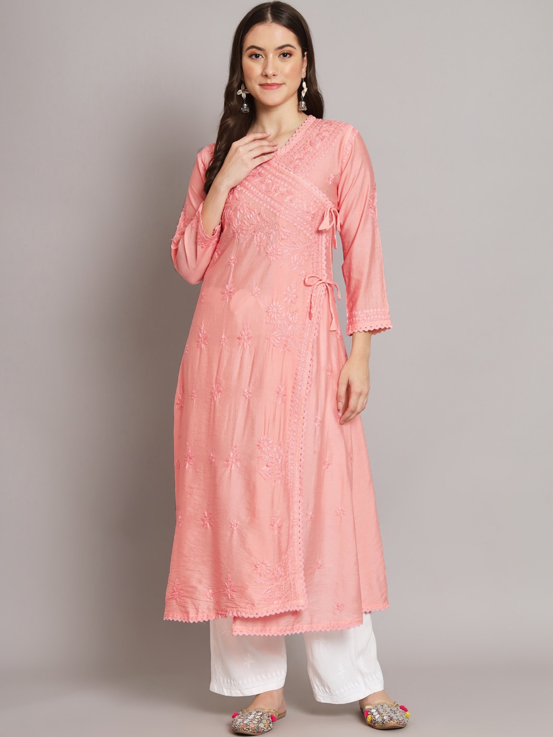 

PARAMOUNT CHIKAN Ethnic Motifs Embroidered Chikankari Chanderi Cotton Kurta, Peach