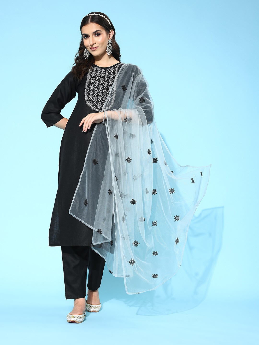 

SheWill Ethnic Motifs Embroidered Regular Thread Work Kurta with Trousers & Dupatta, Black