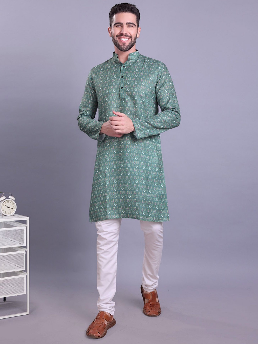 

SHIWAM ETHNIX Floral Printed Mandarin Collar Kurta, Green