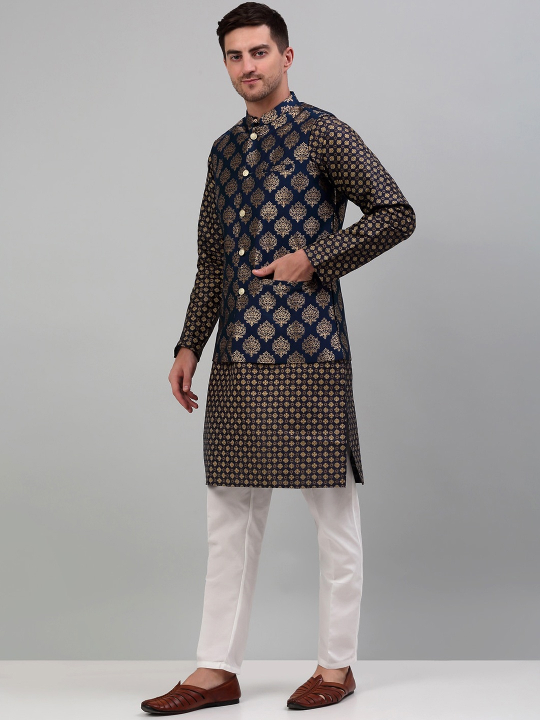 

Jompers Ethnic Printed Mandrin Collar Regular Kurta with Pyjamas & Nehru Jacket, Black