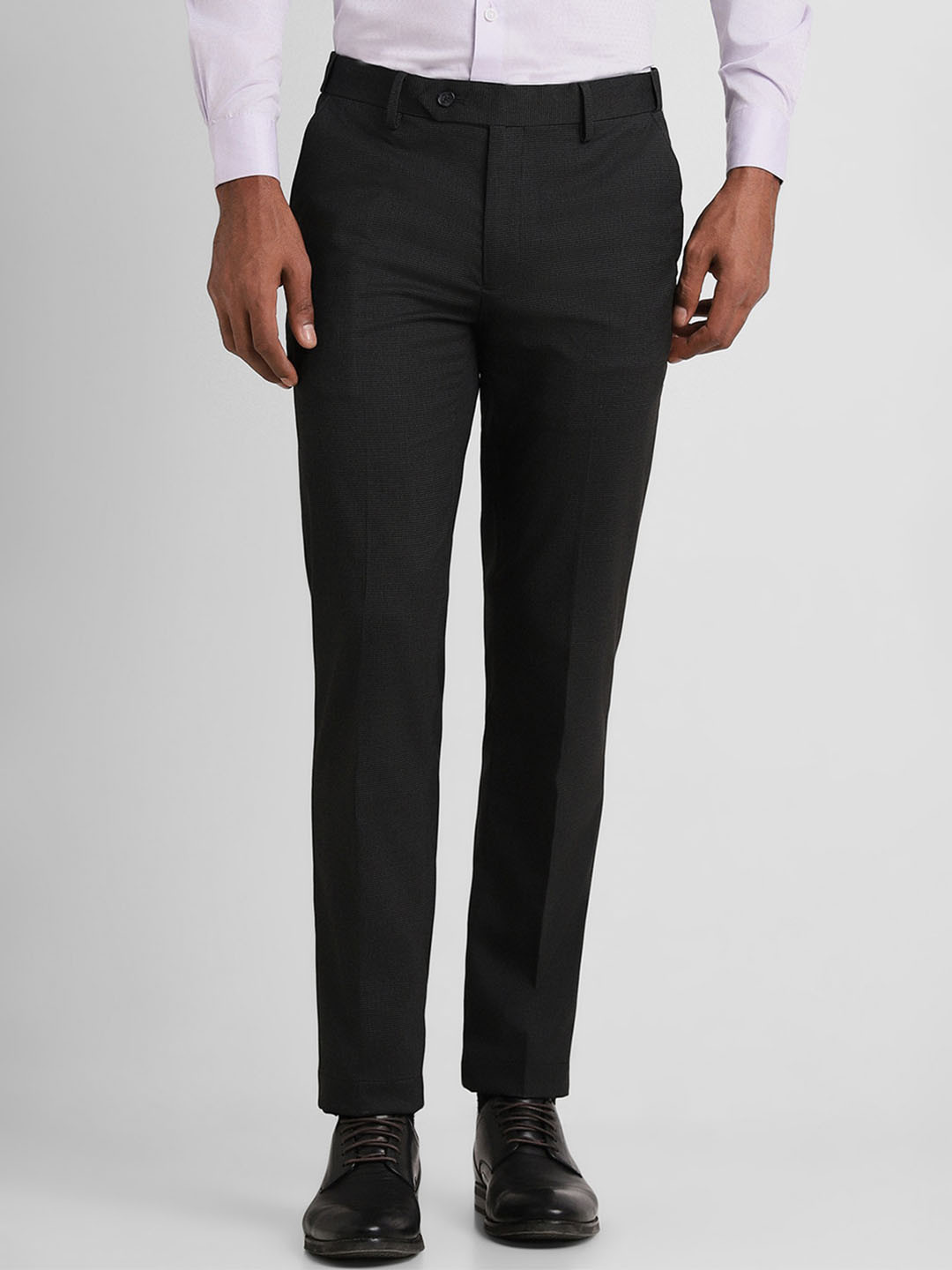 

Peter England Men Slim Fit Mid-Rise Plain Formal Trousers, Black