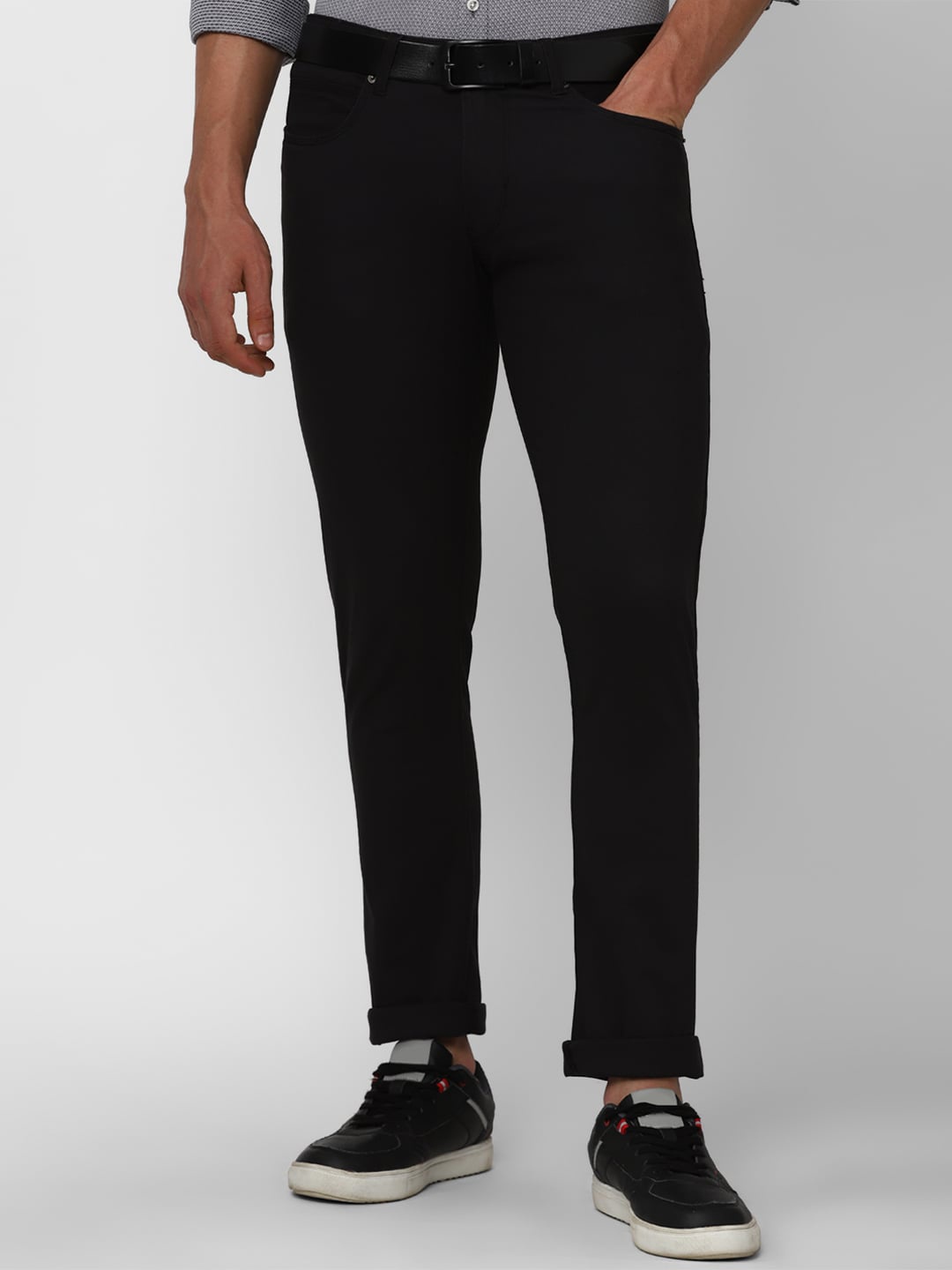 

Peter England Casuals Men Skinny Fit Mid-Rise Trousers, Black