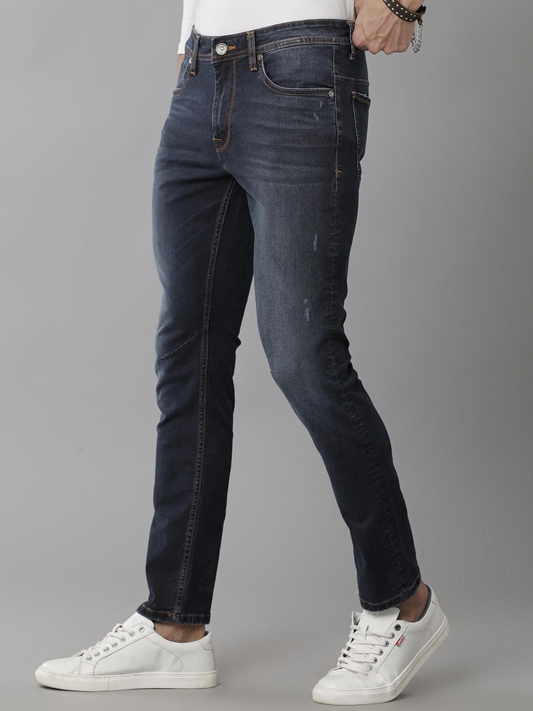 

Voi Jeans Men Slim Fit Low Distress Light Fade Stretchable Jeans, Navy blue