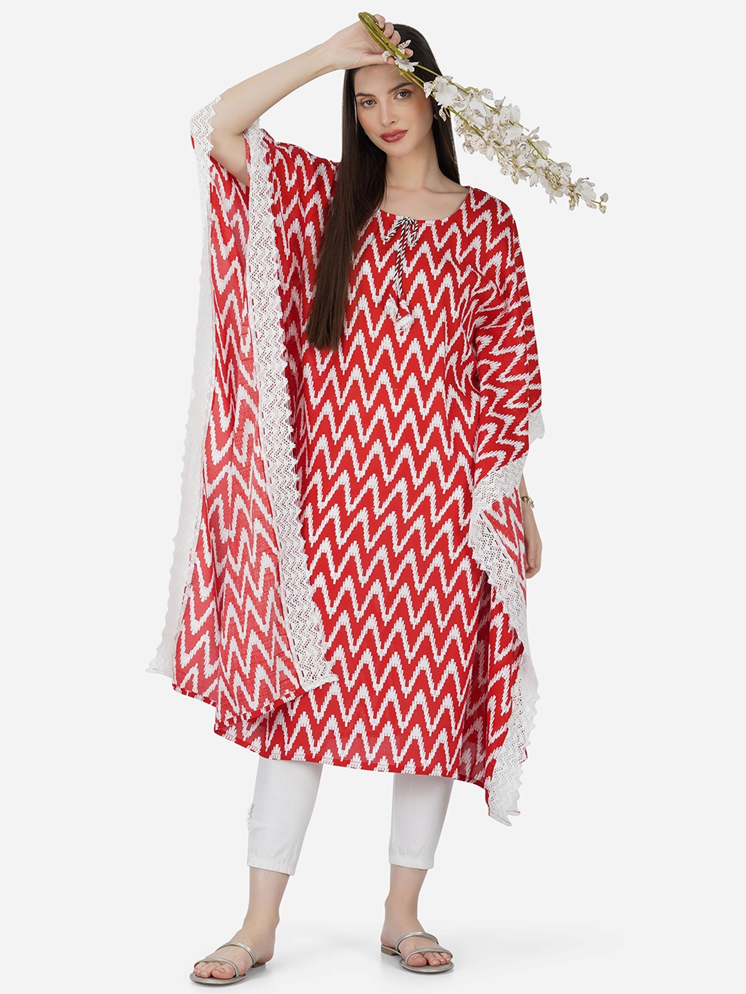 

SkyaSia Geometric Printed Flared Sleeves Kaftan, Red