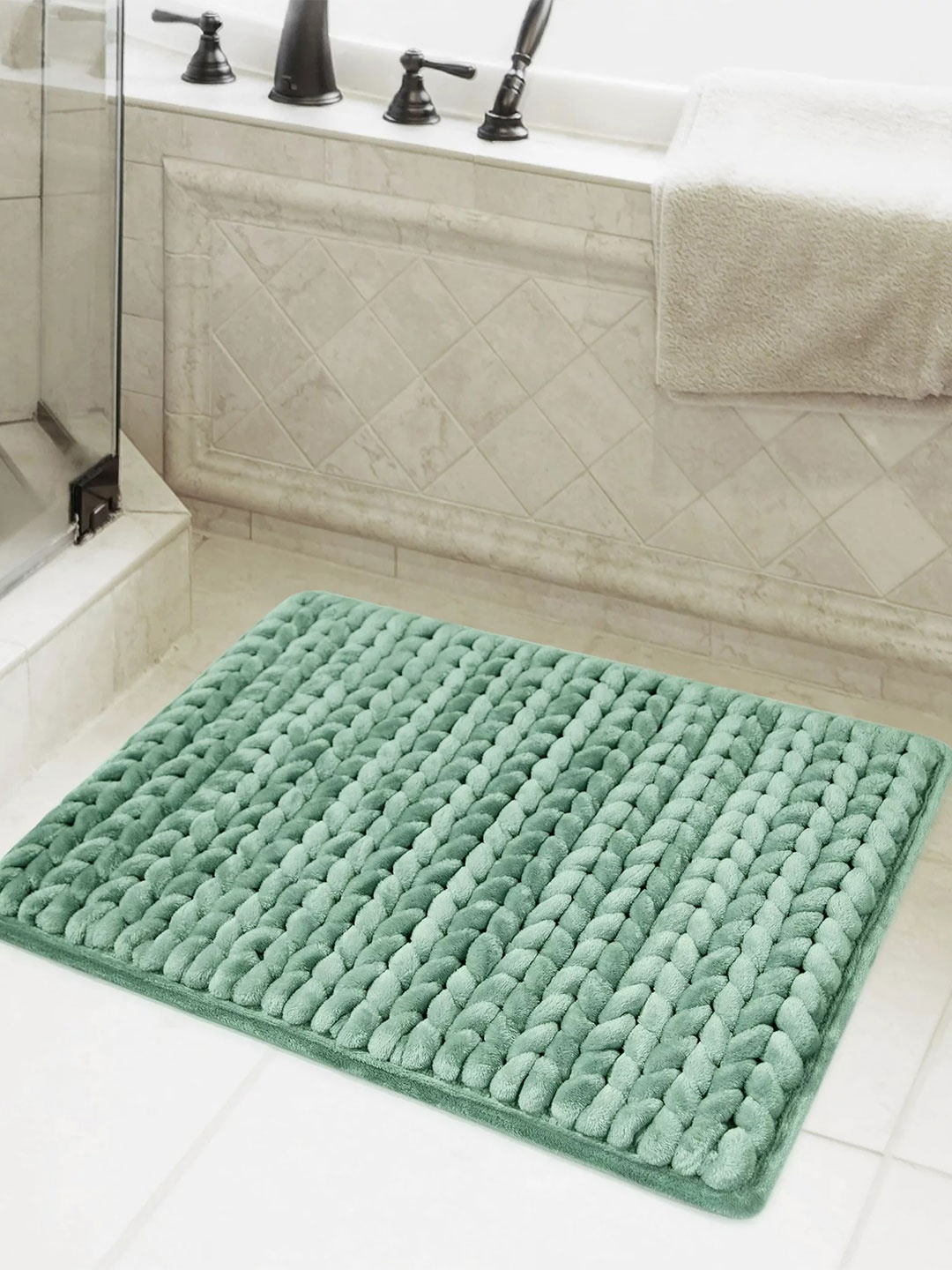 

LUXEHOME INTERNATIONAL Green Textured 3000 GSM Bath Mat