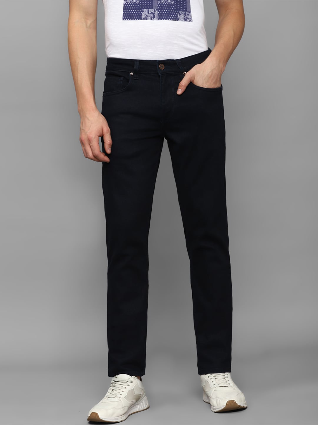 

Louis Philippe Jeans Men Mid-Rise Slim Fit Clean Look Jeans, Navy blue